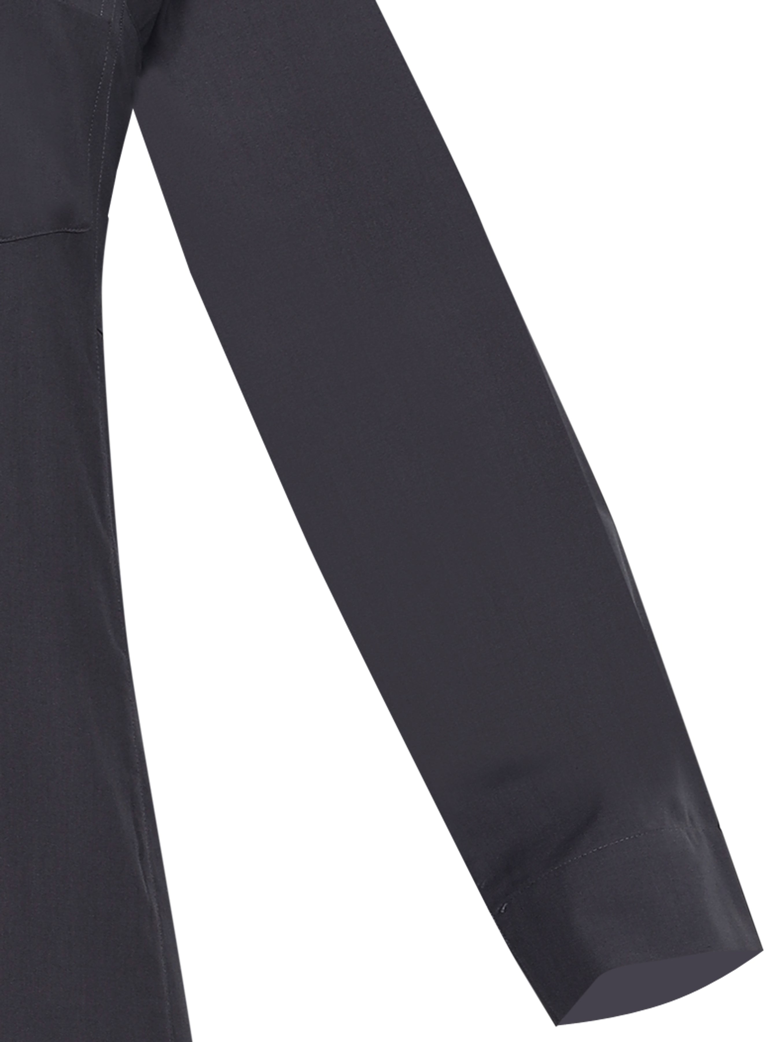 Standard thobes are traditional garments worn by Arabs, known for their distinctive design and comfort.